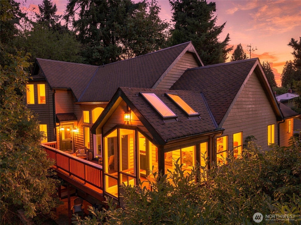 Photo of 8025 45th Avenue NE, Seattle, WA 98115 (MLS # 2589943)