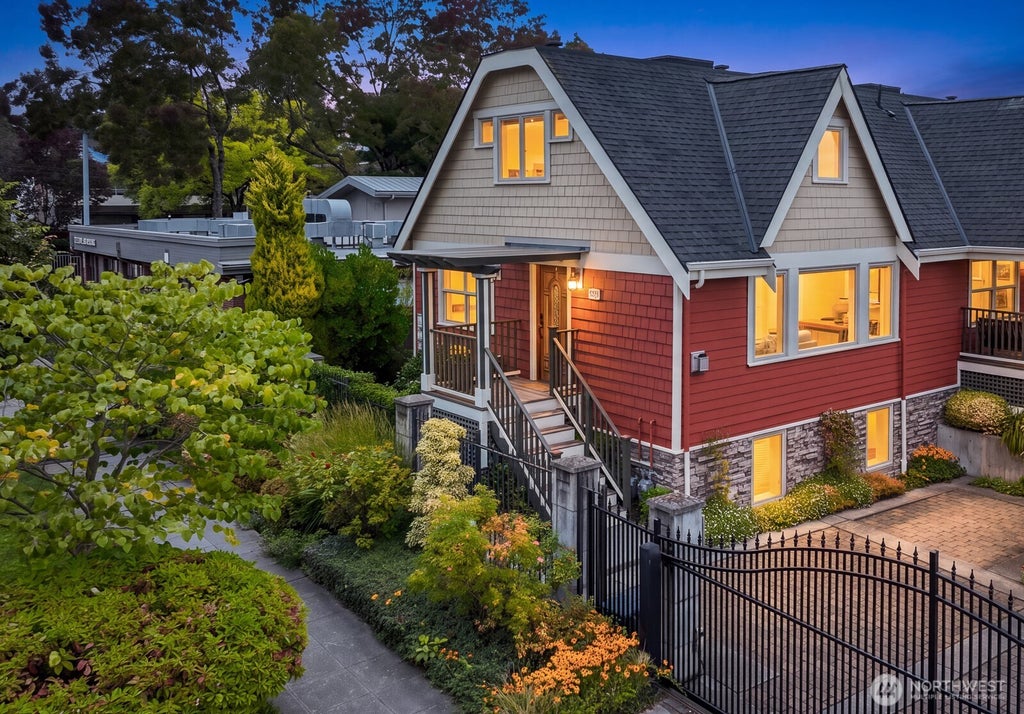 Photo of 4428 Eastern Ave AVE N, Seattle, WA 98103 (MLS # 2580234)