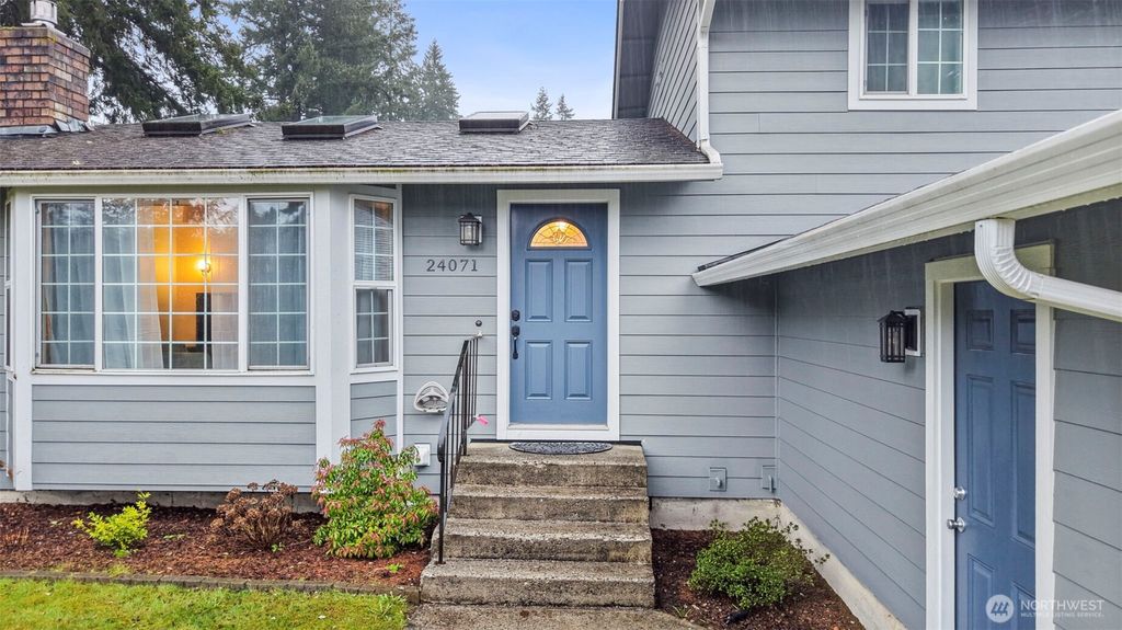 Photo of 24071 197th Place SE, Maple Valley, WA 98038 (MLS # 2487170)