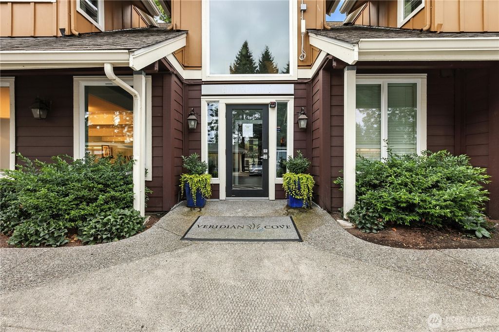 Photo of 300 N 130th Street #7-111, Seattle, WA 98133 (MLS # 2420397)