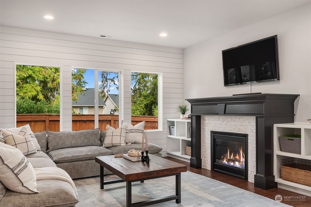 Photo of 617 200th Place SW, Lynnwood, WA 98036 (MLS # 2168213)
