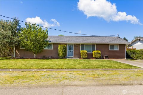Photo of 247 S D St St, Buckley, WA 98321 (MLS # 2511688)