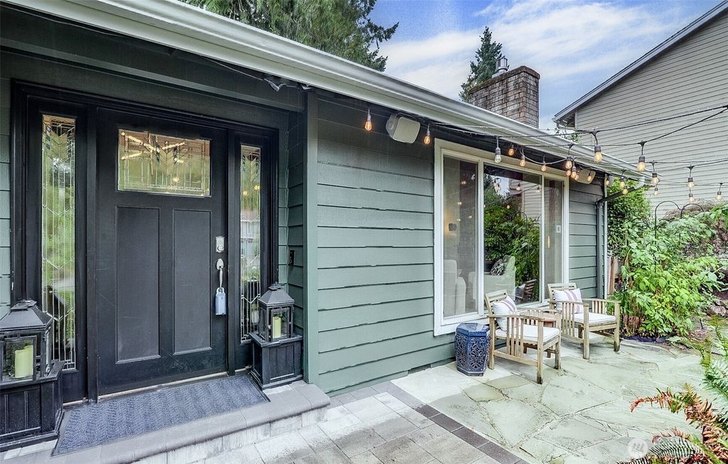 Photo of 2212 186th Avenue NE, Redmond, WA 98052 (MLS # 2452832)