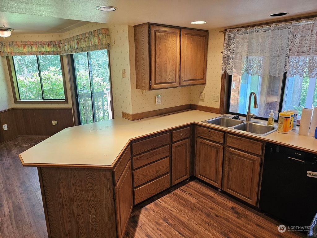 Photo of 7328 238 Avenue NE, Redmond, WA 98053 (MLS # 2264280)