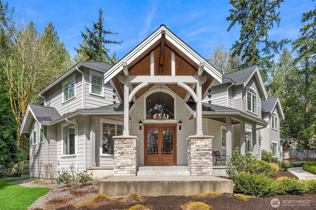 Photo of 2723 204th Avenue SE, Sammamish, WA 98075 (MLS # 2339884)