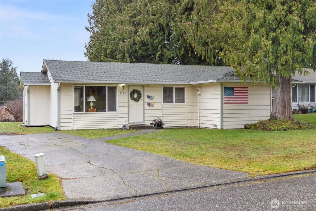 Photo of 9226 3rd Place SE, Everett, WA 98208 (MLS # 2466382)