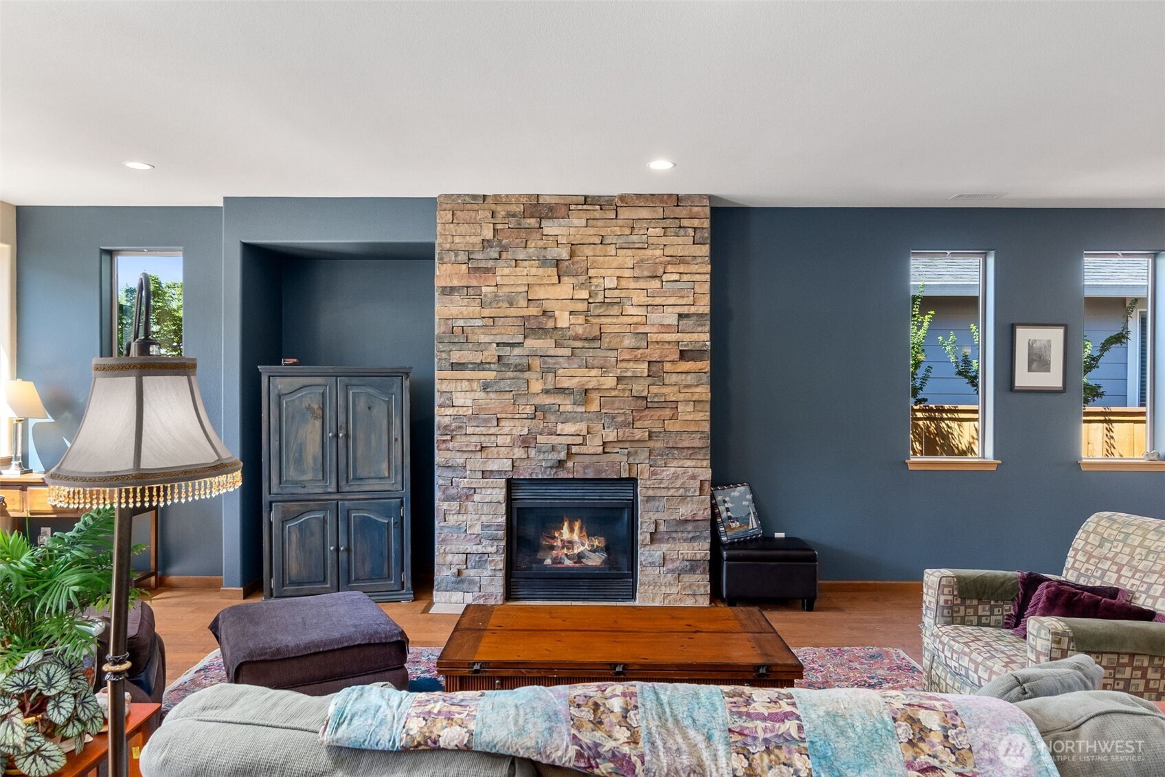8650 Bainbridge Loop NE