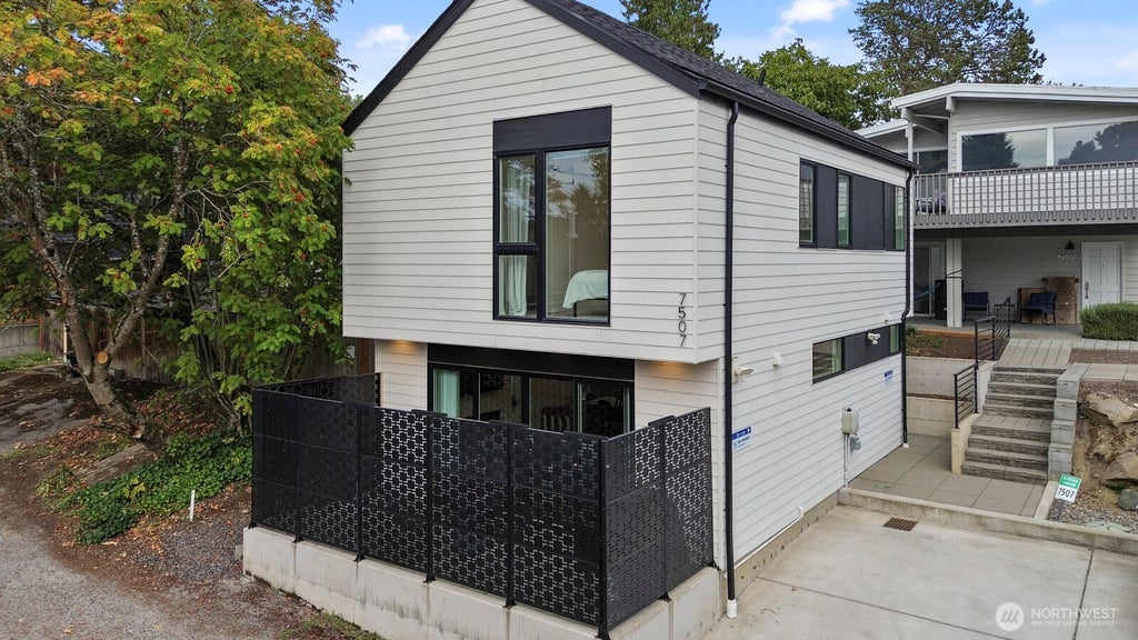 Photo of 7507 Latona Avenue NE, Seattle, WA 98115 (MLS # 2594406)