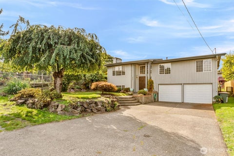 Photo of 8507 39th Avenue S, Seattle, WA 98118 (MLS # 2592406)