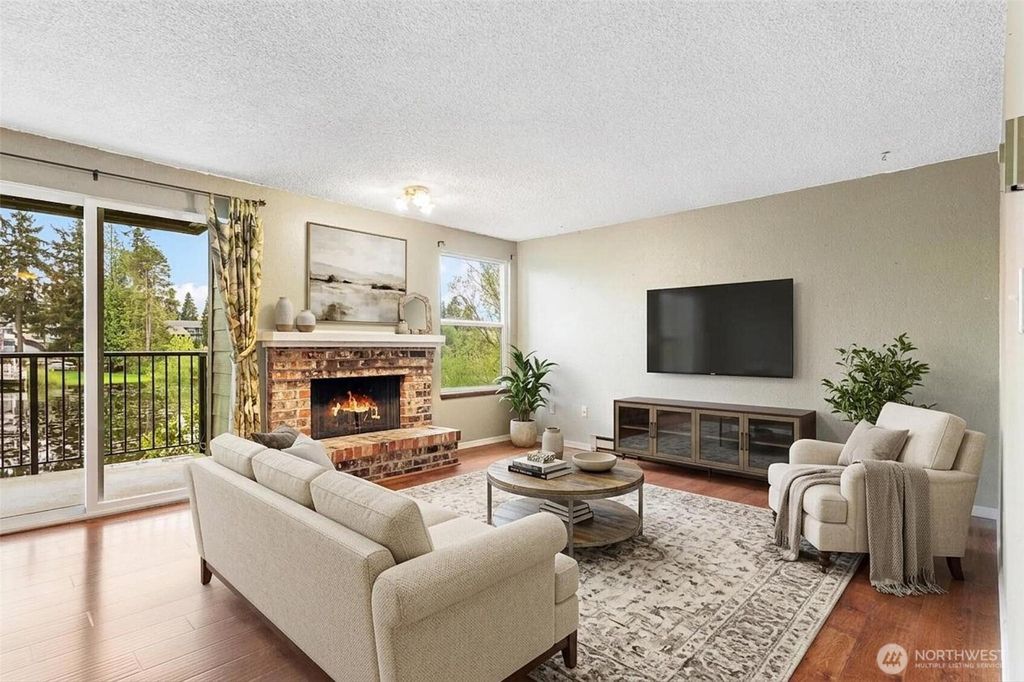Photo of 820 E Cady Rd Rd #E204, Everett, WA 98203 (MLS # 2502116)