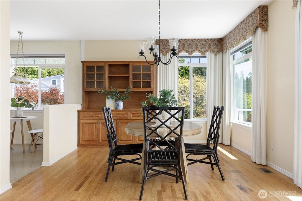 listing image 9364246746038974731