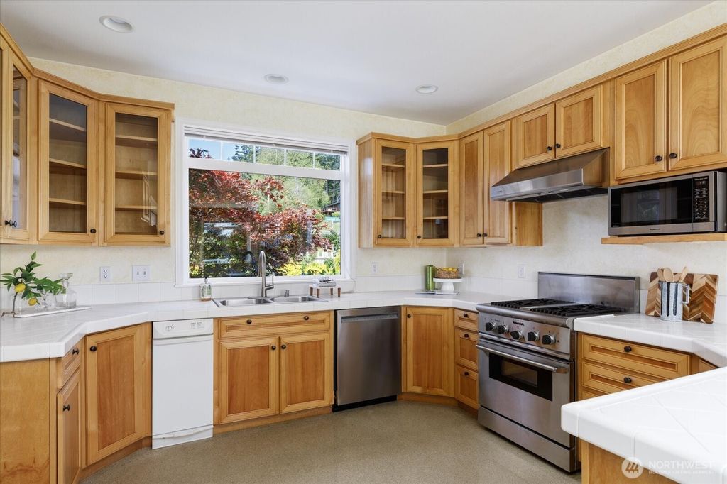 listing image 9365022161945558156