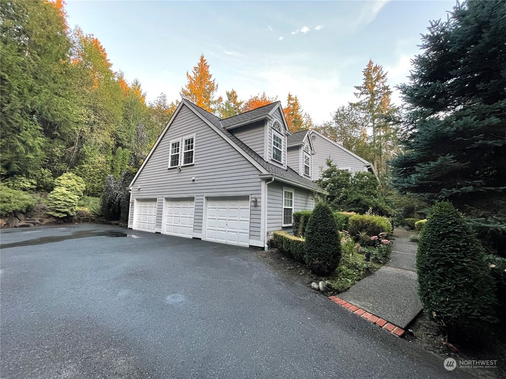 Photo of 5310 236th Avenue NE, Redmond, WA 98053 (MLS # 2060299)