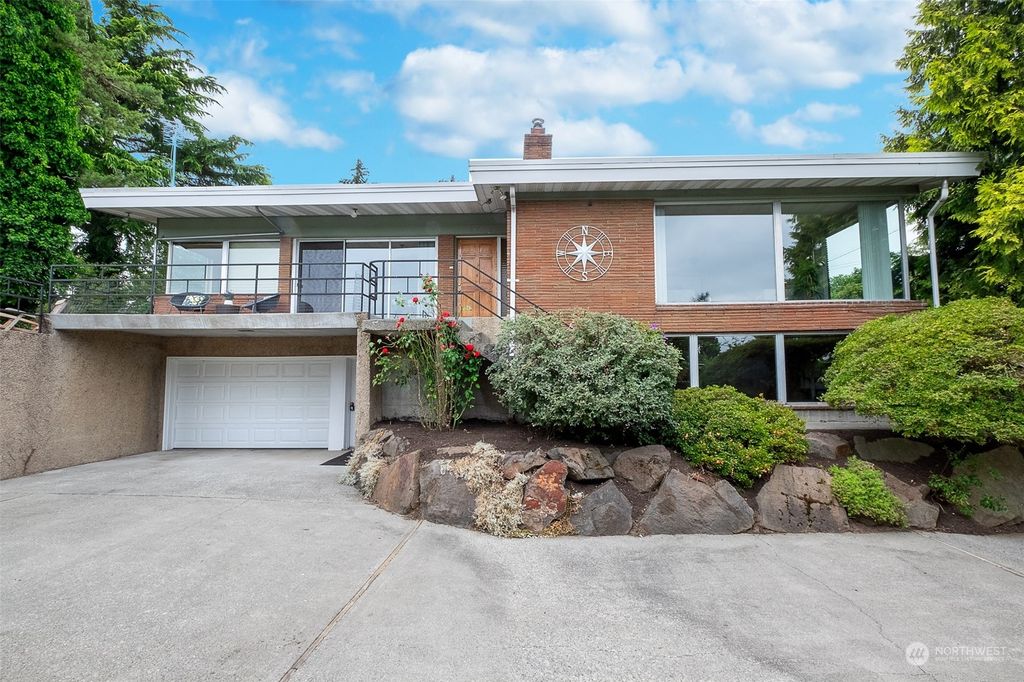 Photo of 205 Powell Avenue SW, Renton, WA 98057 (MLS # 2269021)