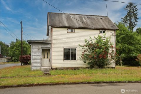 601 E Street Cosmopolis WA 98537
