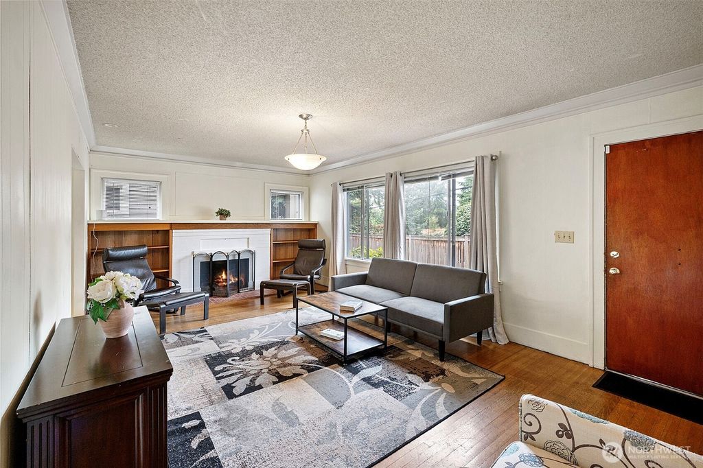 Photo of 5020 7th ave ne Ave, Seattle, WA 98105 (MLS # 2431515)