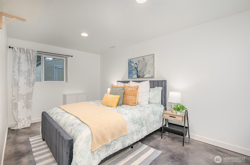 listing image 9363896938779357423