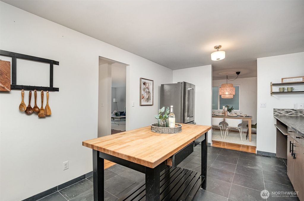 listing image 9363977303760739242