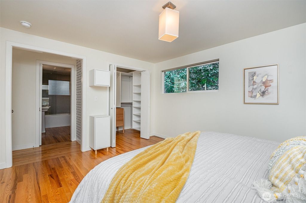 listing image 9361973034473687335