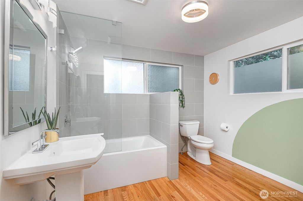 listing image 9364827725916135412