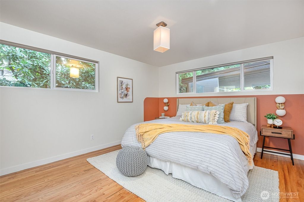 listing image 9368606429064080387