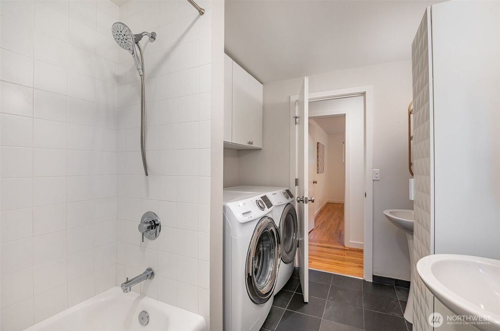 listing image 9364508088333681276