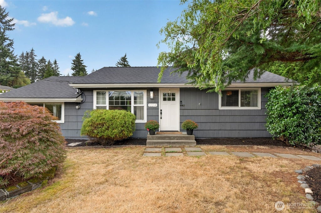 Photo of 6014 Fleming Street, Everett, WA 98203 (MLS # 2593730)