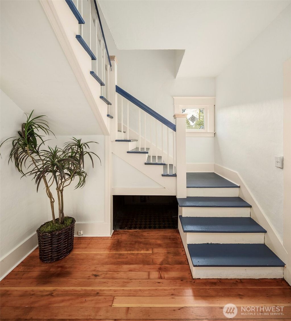 Photo of 833 S Trenton Street, Seattle, WA 98108 (MLS # 2485110)