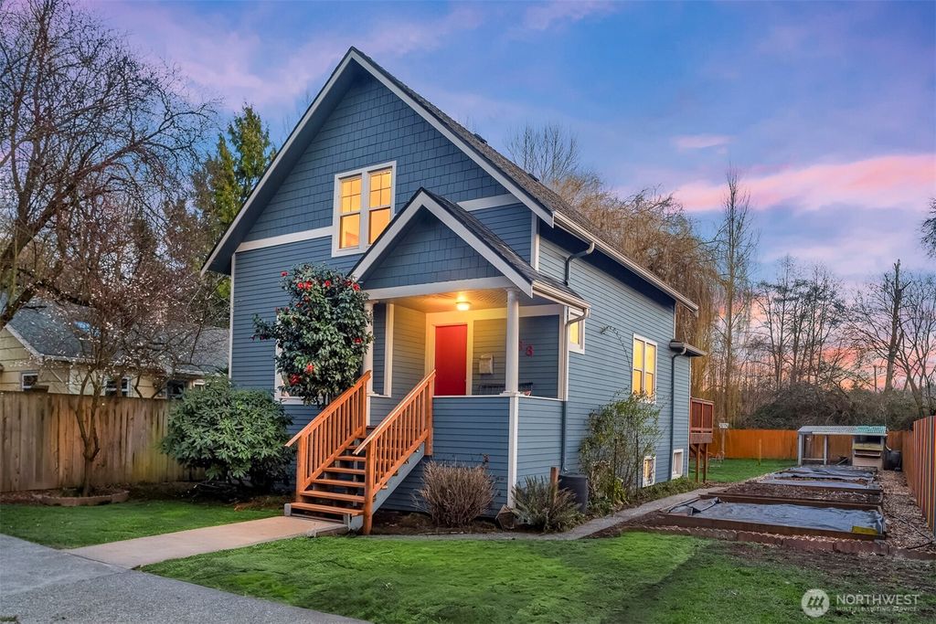 Photo of 833 S Trenton Street, Seattle, WA 98108 (MLS # 2485110)