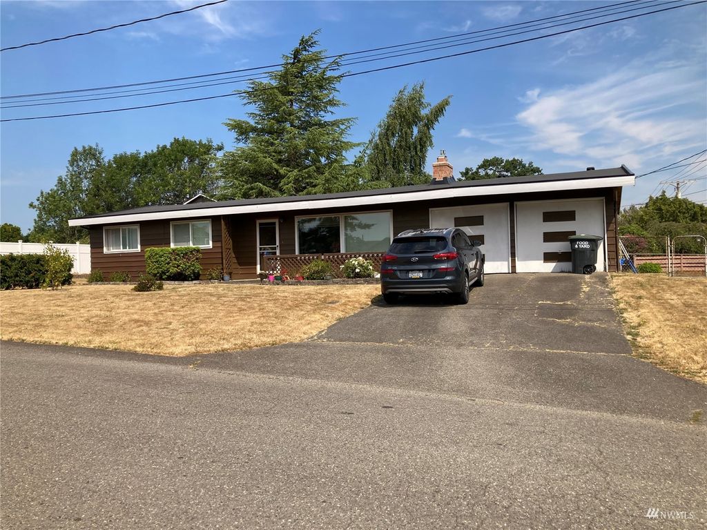 Photo of 1518 S 244th Street, Des Moines, WA 98198 (MLS # 1987756)
