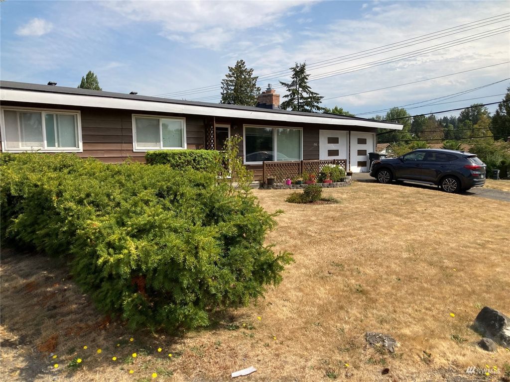 Photo of 1518 S 244th Street, Des Moines, WA 98198 (MLS # 1987756)