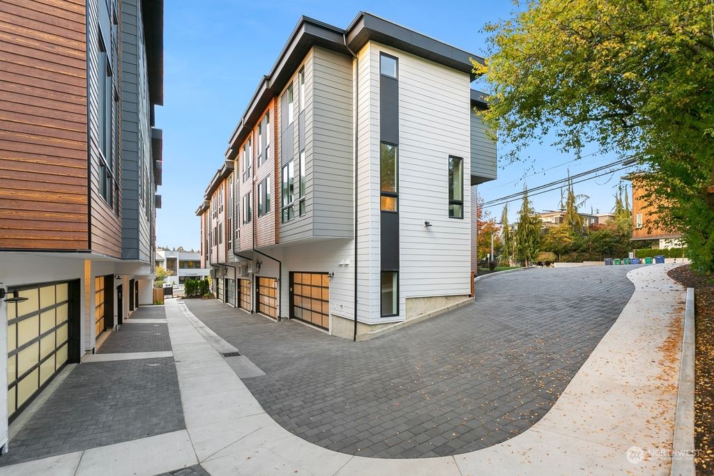 Photo of 117 6th Street #A, Kirkland, WA 98033 (MLS # 2314520)