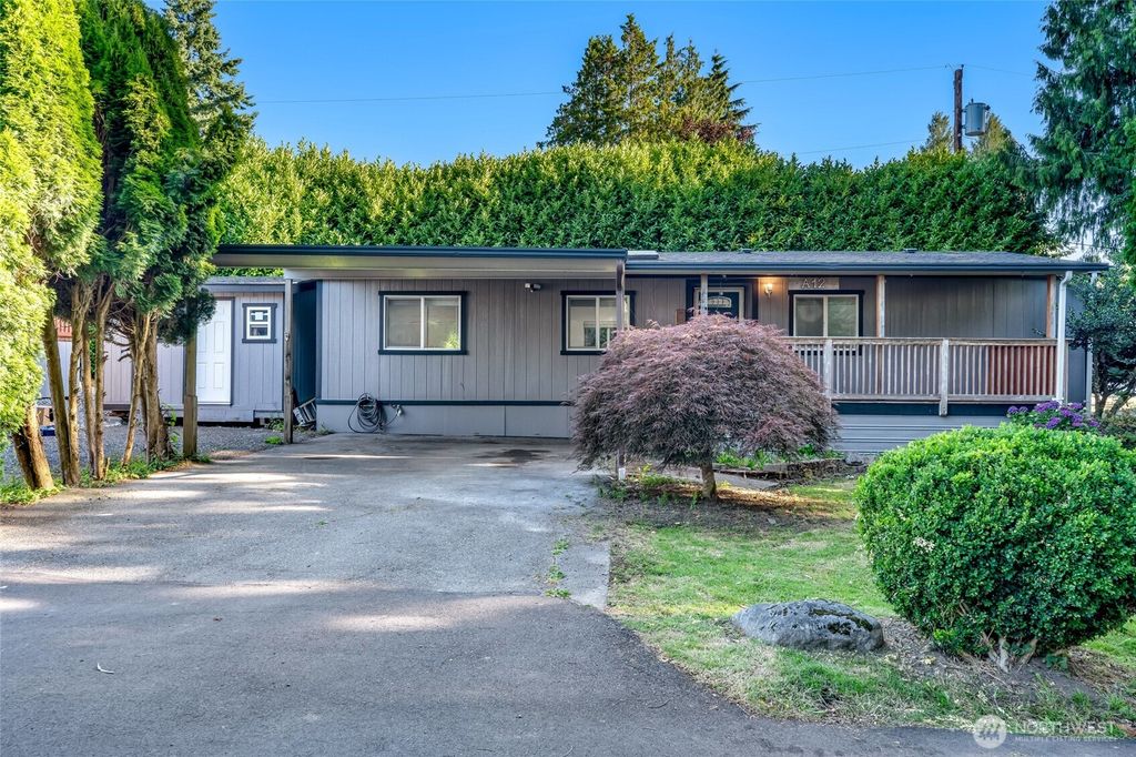 Photo of 415 Lakeview Road SW #A12, Lynnwood, WA 98087 (MLS # 2410598)