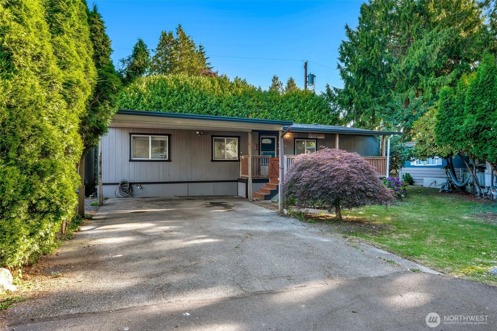 Photo of 415 Lakeview Road SW #A12, Lynnwood, WA 98087 (MLS # 2410598)