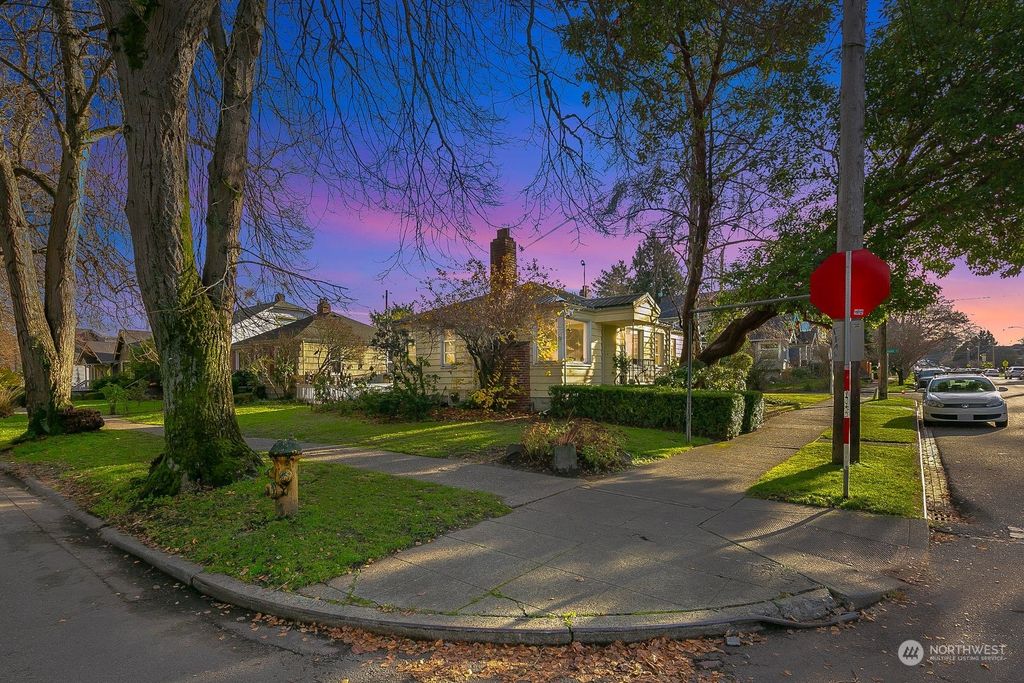 Photo of 2580 7th Avenue W, Seattle, WA 98119 (MLS # 2184031)