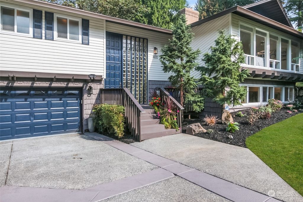 Photo of 18212 NE 21st Street, Redmond, WA 98052 (MLS # 2005222)