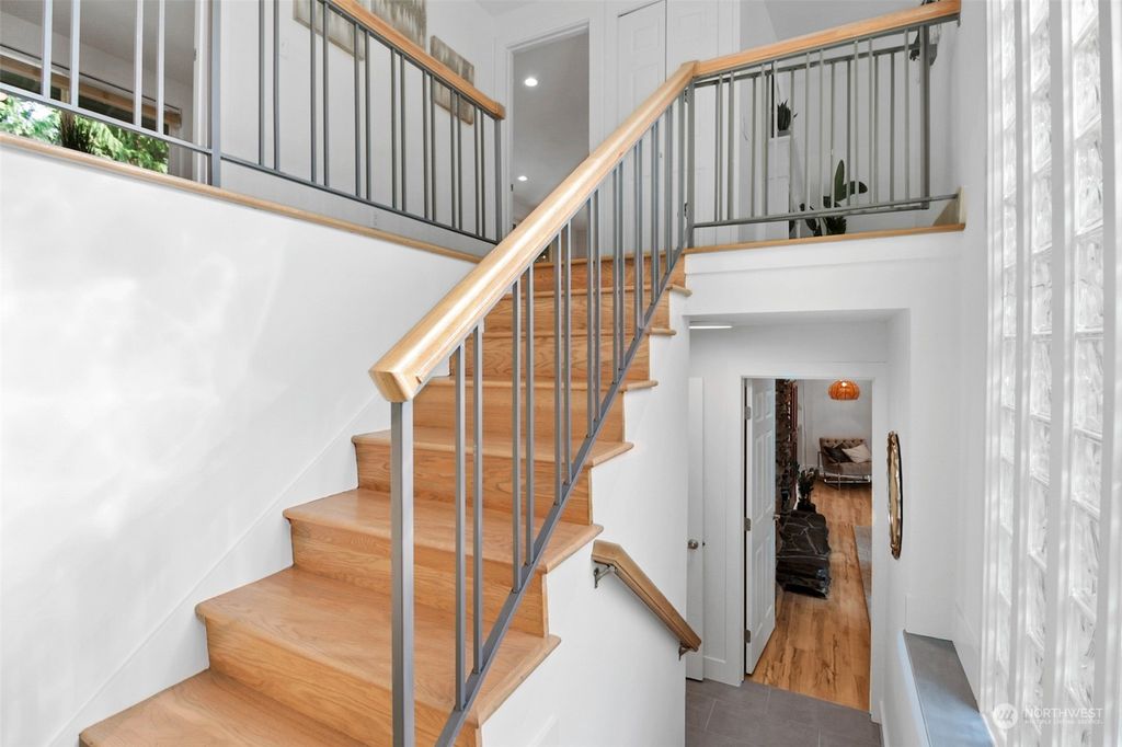 Photo of 18212 NE 21st Street, Redmond, WA 98052 (MLS # 2005222)