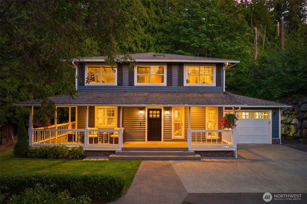 Photo of 23317 SE 48th Street, Issaquah, WA 98029 (MLS # 2579763)