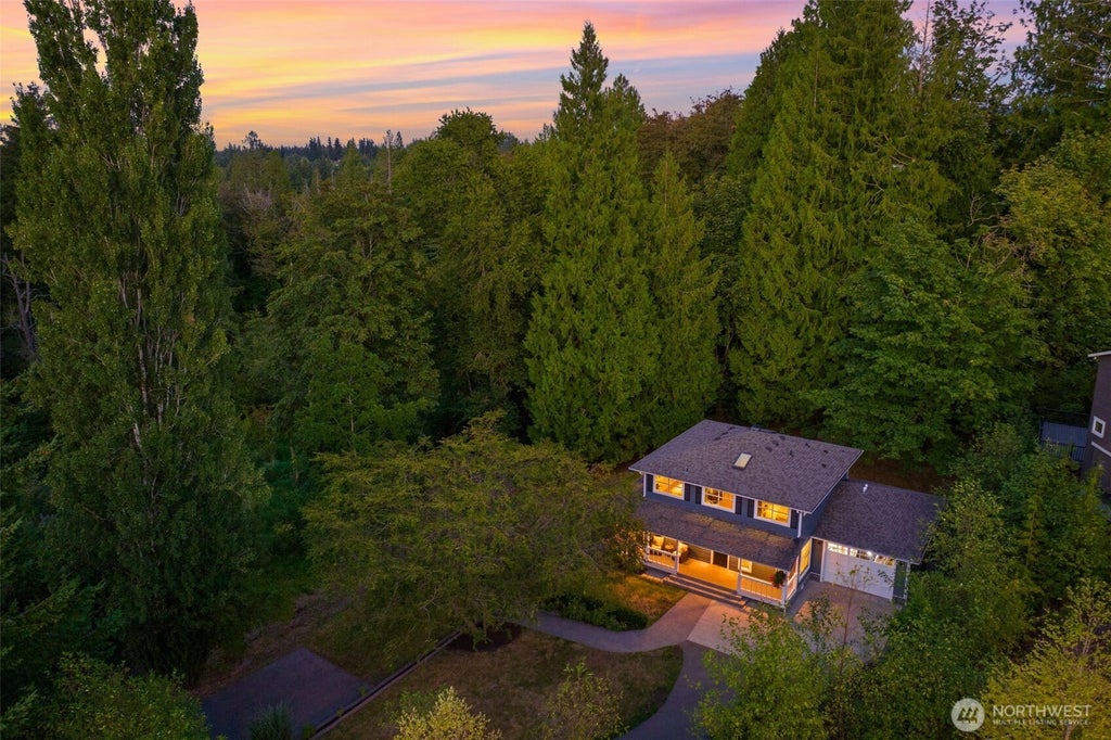 Photo of 23317 SE 48th Street, Issaquah, WA 98029 (MLS # 2579763)