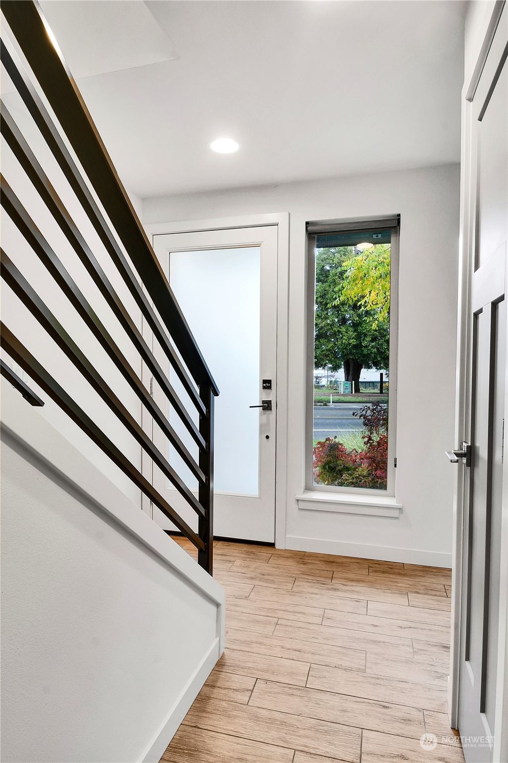 Photo of 3821 Gilman Avenue W, Seattle, WA 98199 (MLS # 2310103)