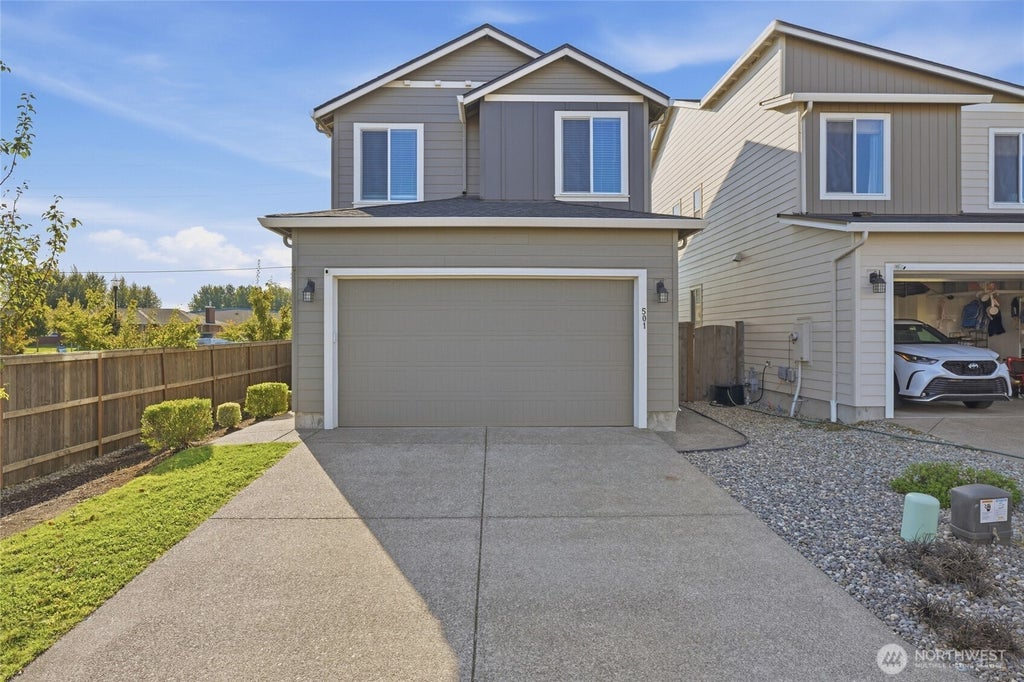 Photo of 501 N Russet Place, Ridgefield, WA 98642 (MLS # 2584360)