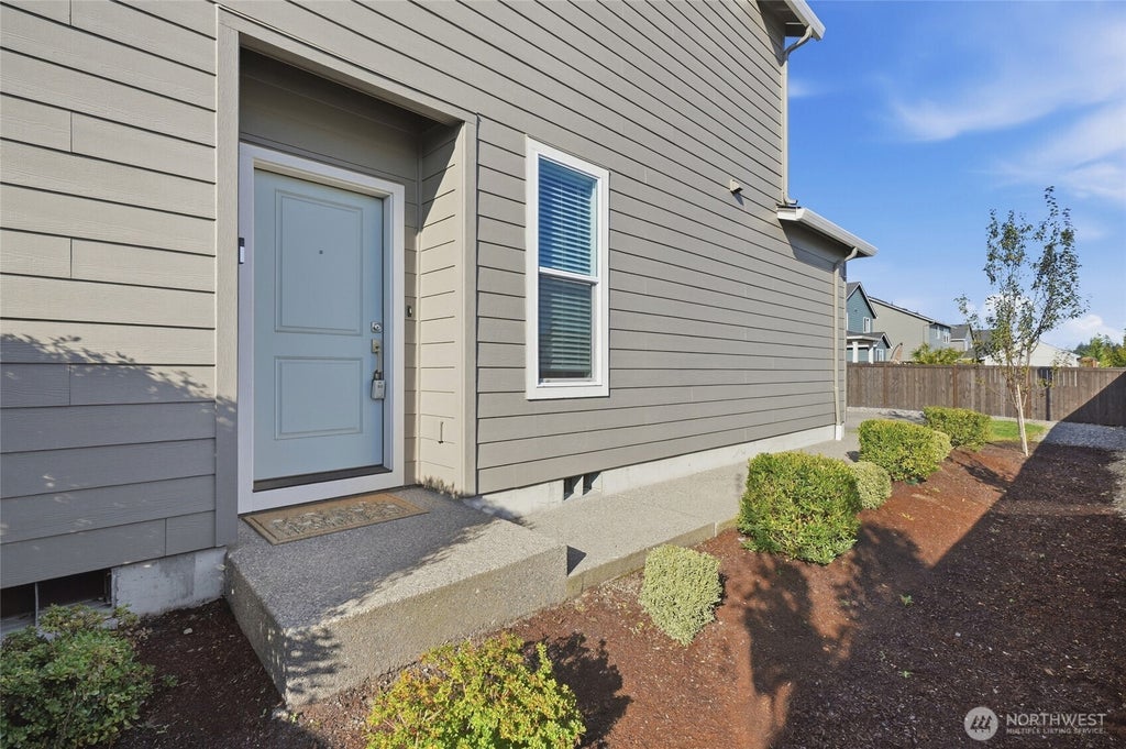 Photo of 501 N Russet Place, Ridgefield, WA 98642 (MLS # 2584360)