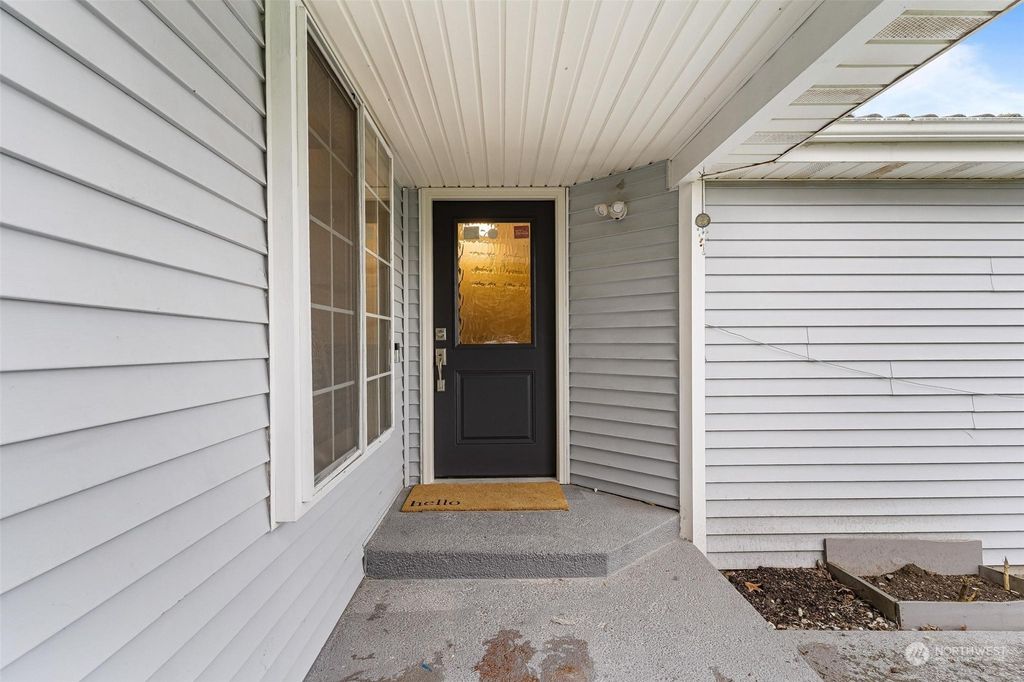 Photo of 31049 9th Avenue S, Federal Way, WA 98003 (MLS # 2322481)