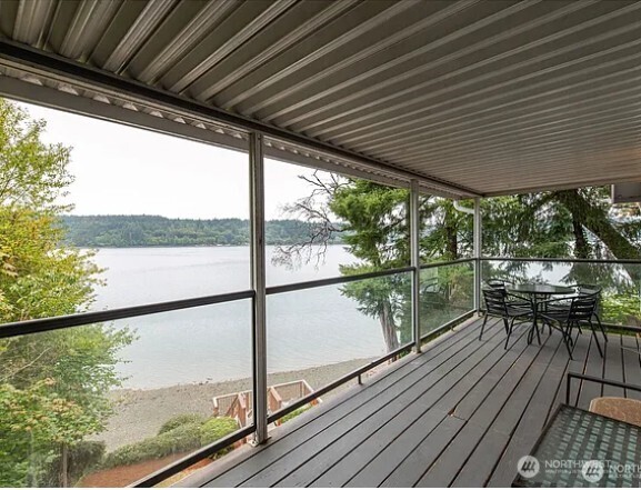 211 E Shoreline Lane