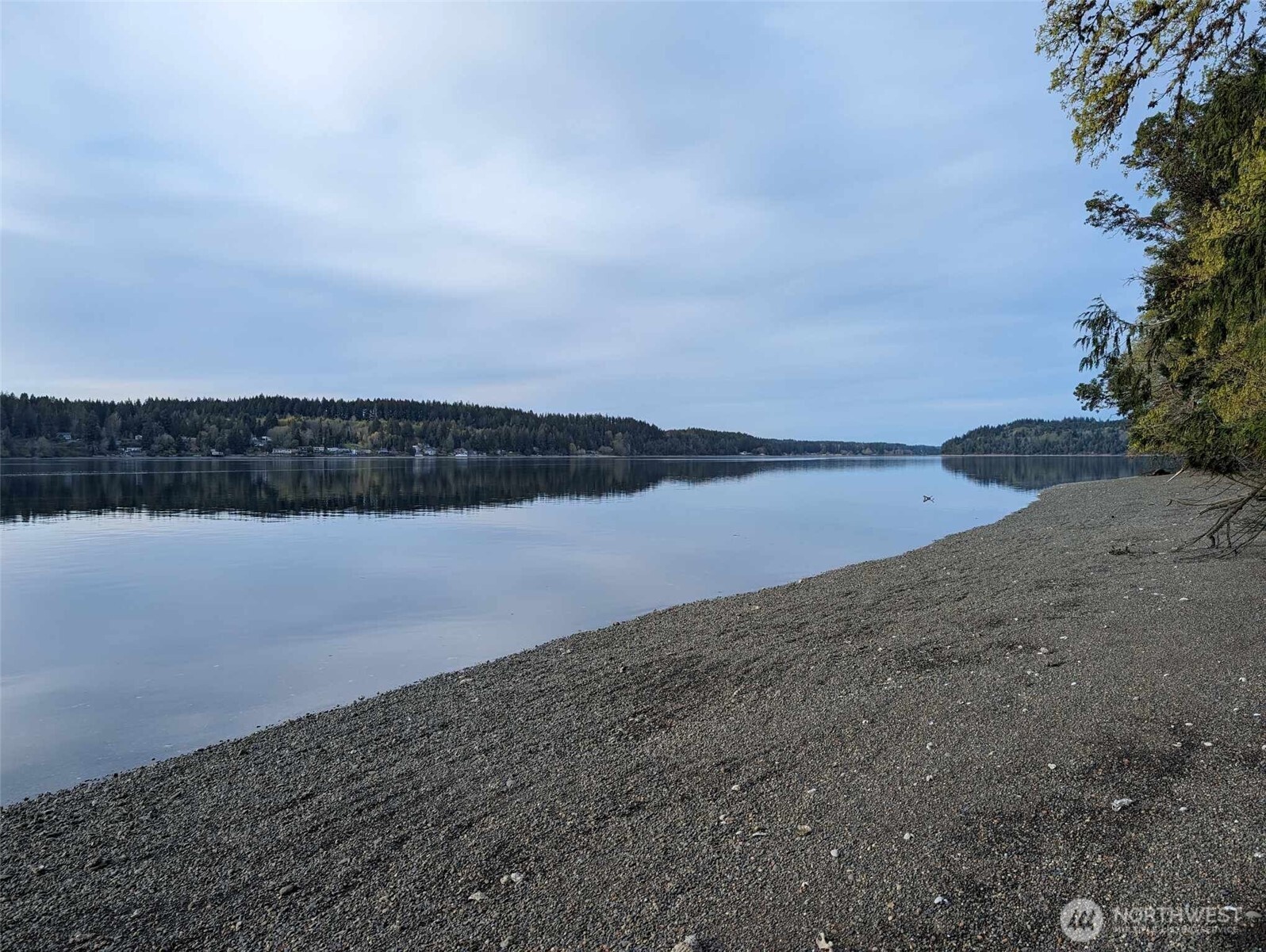 211 E Shoreline Lane