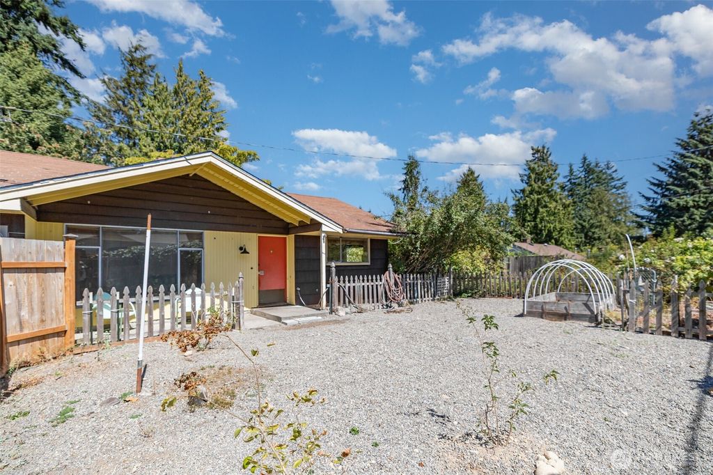 Photo of 154 NE 194TH Street, Shoreline, WA 98155 (MLS # 2420405)