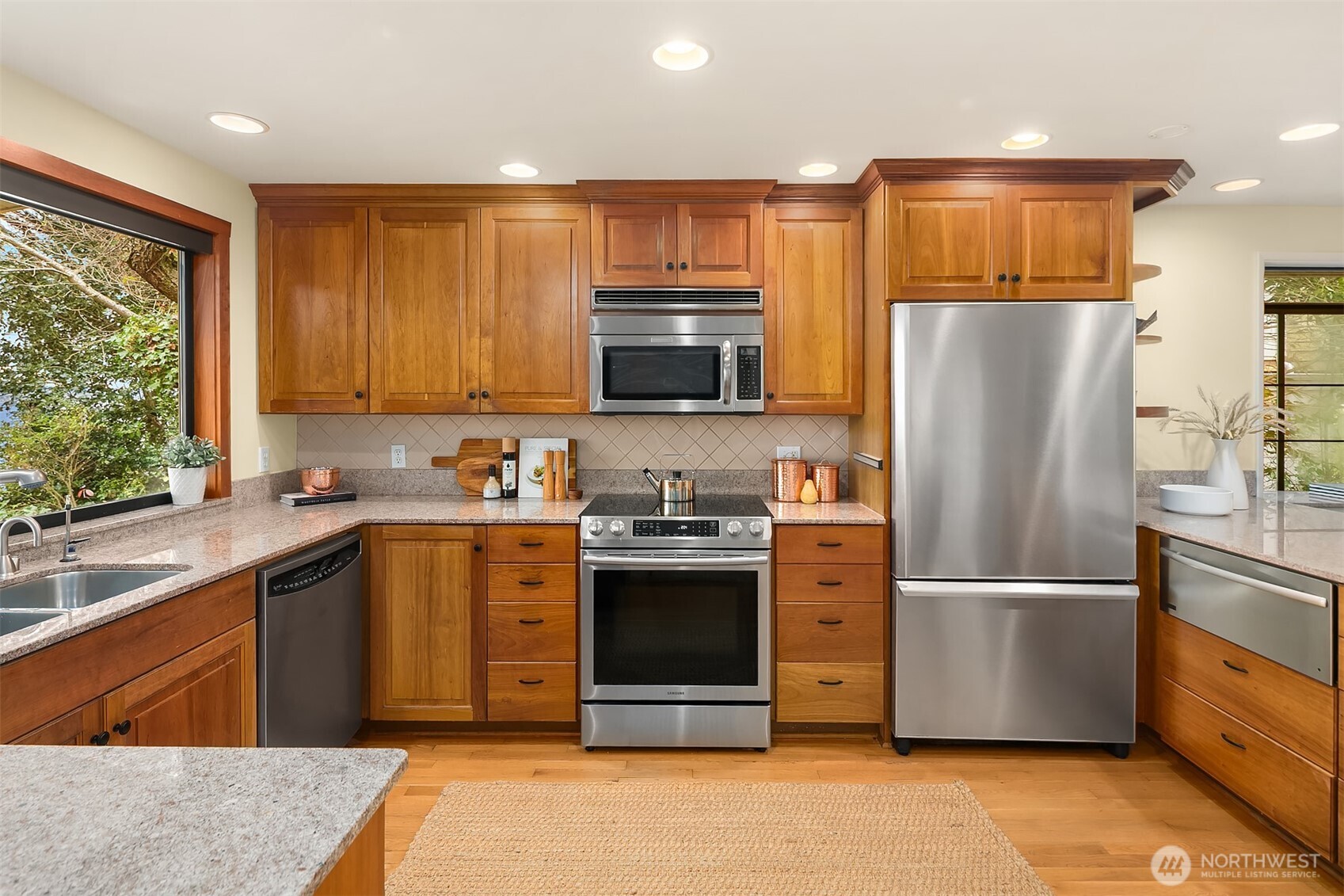Seattle, Washington, 98105, United States, 3 Bedrooms Bedrooms, ,4 BathroomsBathrooms,Residential,Active,2025645