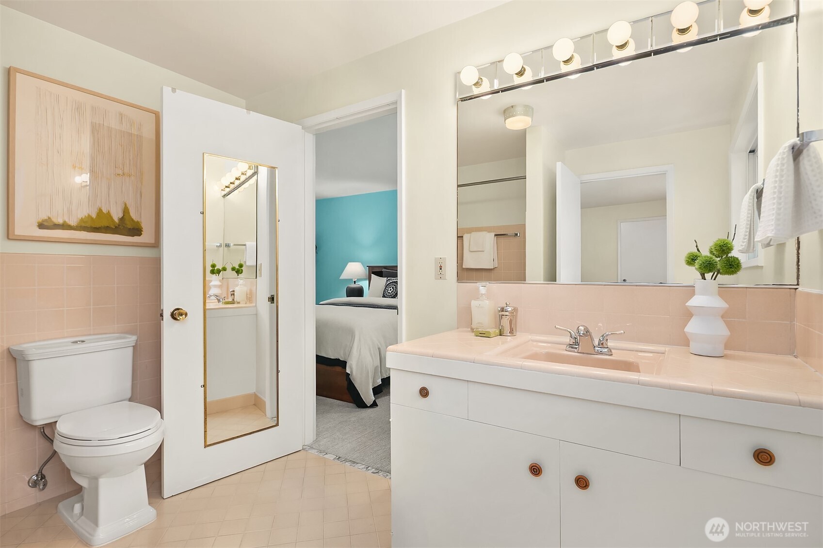 Seattle, Washington, 98105, United States, 3 Bedrooms Bedrooms, ,4 BathroomsBathrooms,Residential,Active,2025645