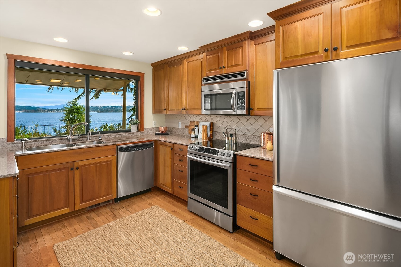 Seattle, Washington, 98105, United States, 3 Bedrooms Bedrooms, ,4 BathroomsBathrooms,Residential,Active,2025645