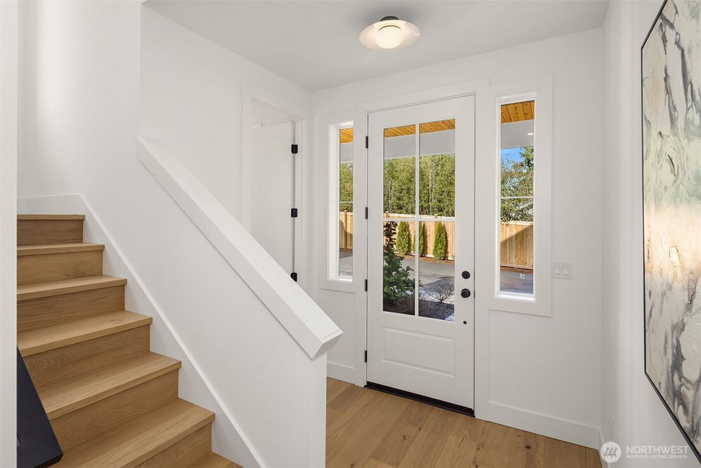 Photo of 13123 NE 87th Lane, Kirkland, WA 98033 (MLS # 2500169)